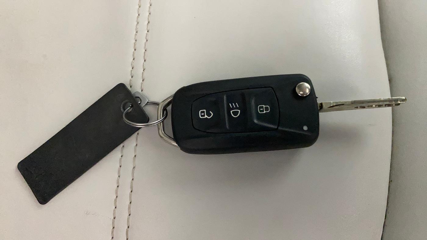 2019 Tata Tiago XZ PLUS PETROL, Petrol, Manual, 80,574 km, Key Close Up