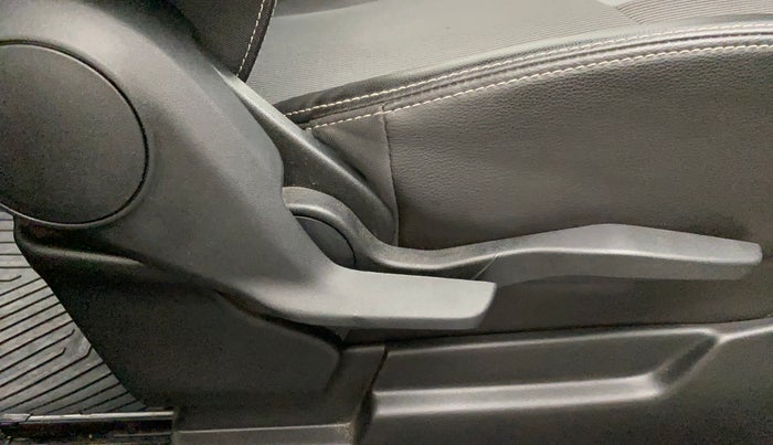 2022 Maruti XL6 ZETA AT, Petrol, Automatic, 18,659 km, Driver Side Adjustment Panel