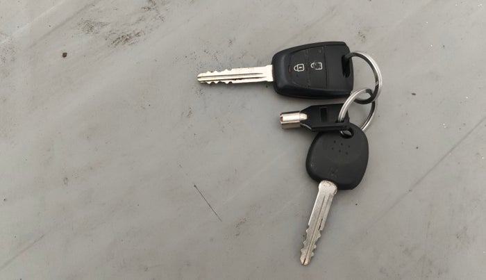 2021 Hyundai NEW SANTRO SPORTZ MT, Petrol, Manual, 11,160 km, Key Close Up