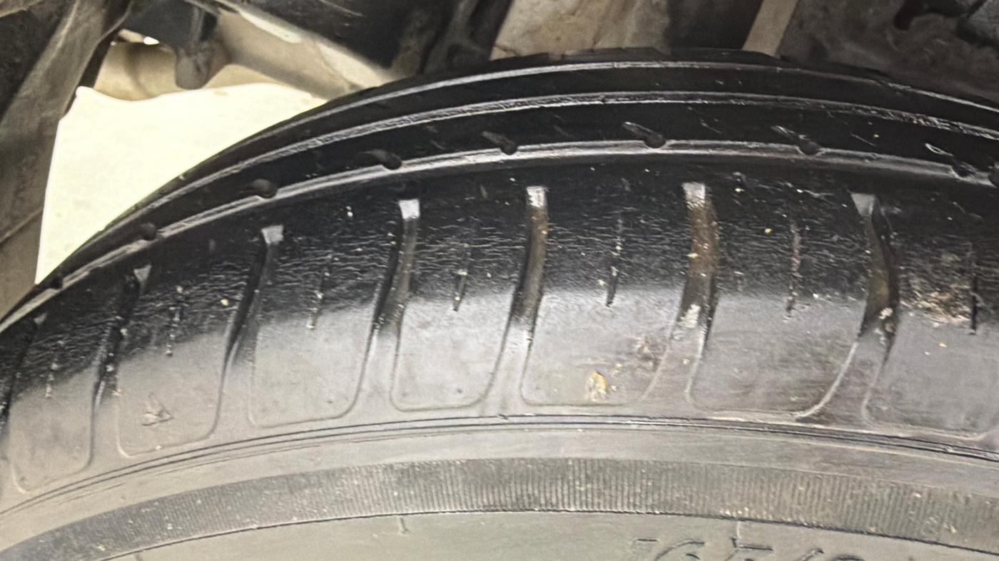 2021 Maruti Swift VXI, Petrol, Manual, 50,556 km, Right Rear Tyre Tread