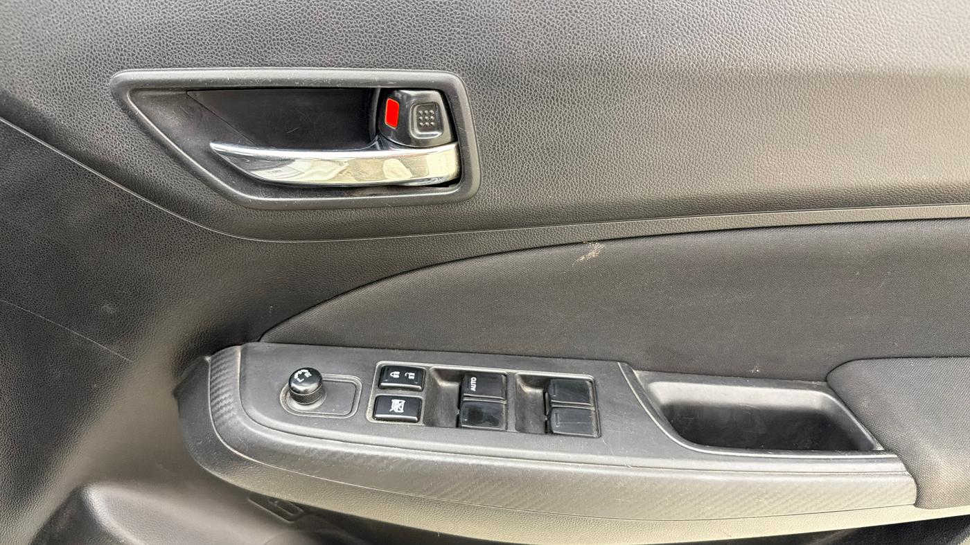 2021 Maruti Swift VXI, Petrol, Manual, 50,556 km, Driver Side Door Panels Control