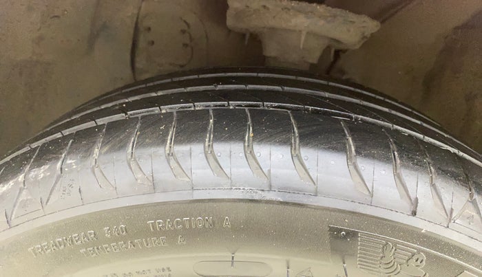 2019 Hyundai Elite i20 ASTA 1.2 (O), Petrol, Manual, 90,632 km, Left Front Tyre Tread