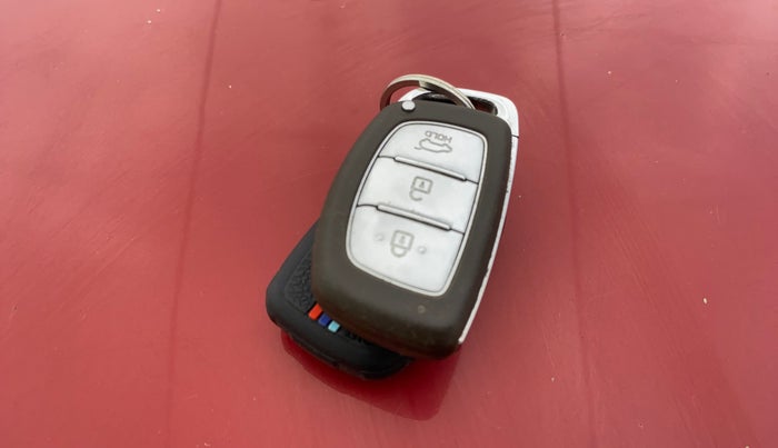 2019 Hyundai Elite i20 ASTA 1.2 (O), Petrol, Manual, 90,632 km, Key Close Up