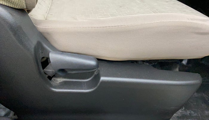 2013 Maruti Wagon R 1.0 VXI, Petrol, Manual, 45,563 km, Driver Side Adjustment Panel