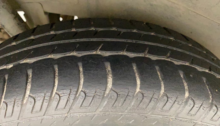 2013 Maruti Wagon R 1.0 VXI, Petrol, Manual, 45,563 km, Right Rear Tyre Tread