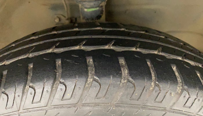 2013 Maruti Wagon R 1.0 VXI, Petrol, Manual, 45,563 km, Right Front Tyre Tread