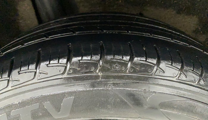 2015 Maruti Baleno DELTA PETROL 1.2, Petrol, Manual, 93,509 km, Right Rear Tyre Tread