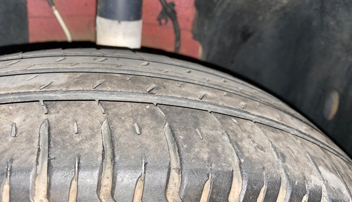 2021 Tata ALTROZ XE PETROL, Petrol, Manual, 17,636 km, Right Front Tyre Tread