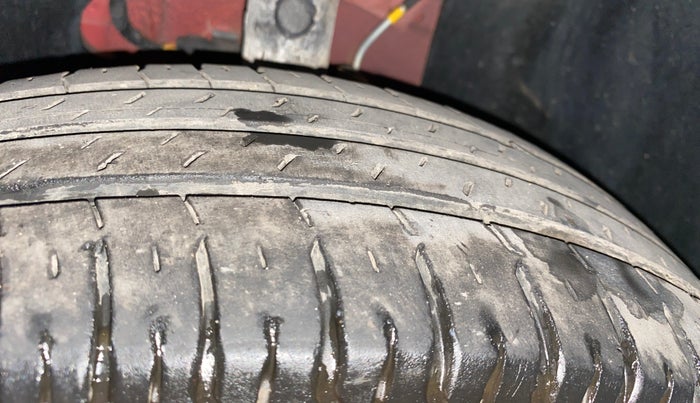 2021 Tata ALTROZ XE PETROL, Petrol, Manual, 17,636 km, Left Front Tyre Tread
