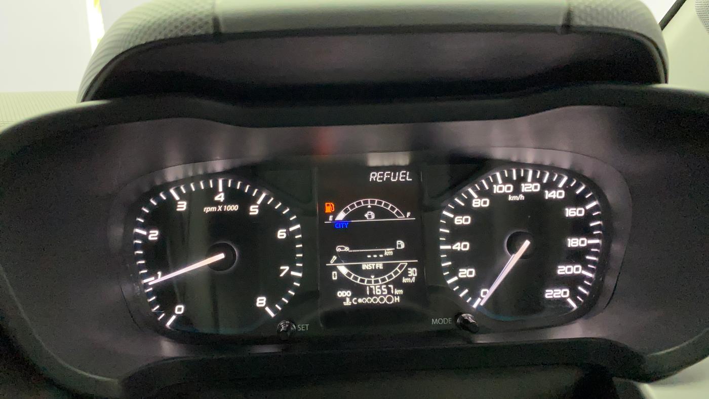 2021 Tata ALTROZ XE PETROL, Petrol, Manual, 17,636 km, Odometer Image