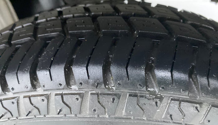 2013 Maruti Alto 800 LXI, Petrol, Manual, 4,525 km, Left Rear Tyre Tread