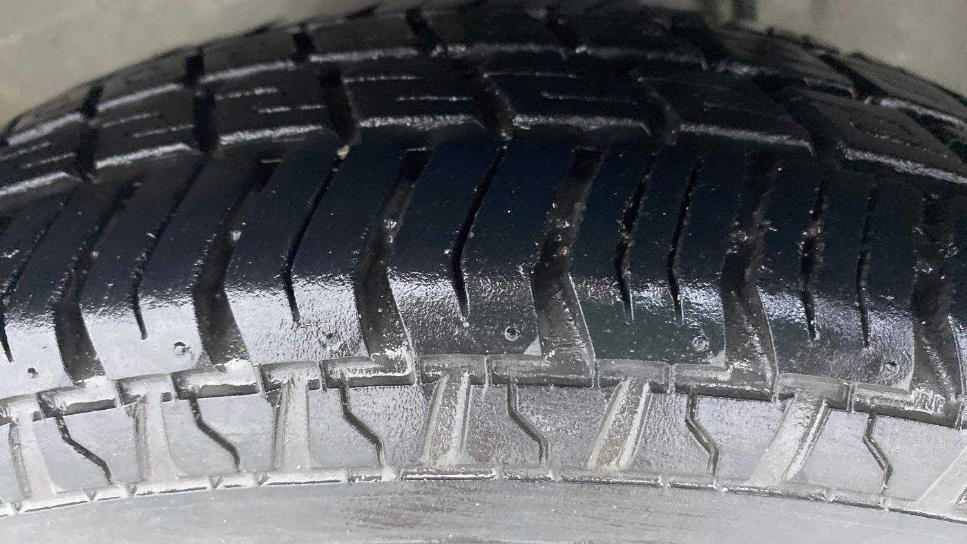 2013 Maruti Alto 800 LXI, Petrol, Manual, 4,525 km, Left Front Tyre Tread