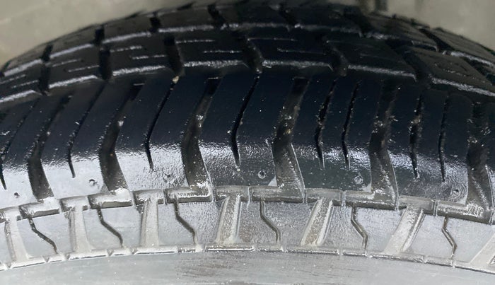 2013 Maruti Alto 800 LXI, Petrol, Manual, 4,525 km, Left Front Tyre Tread
