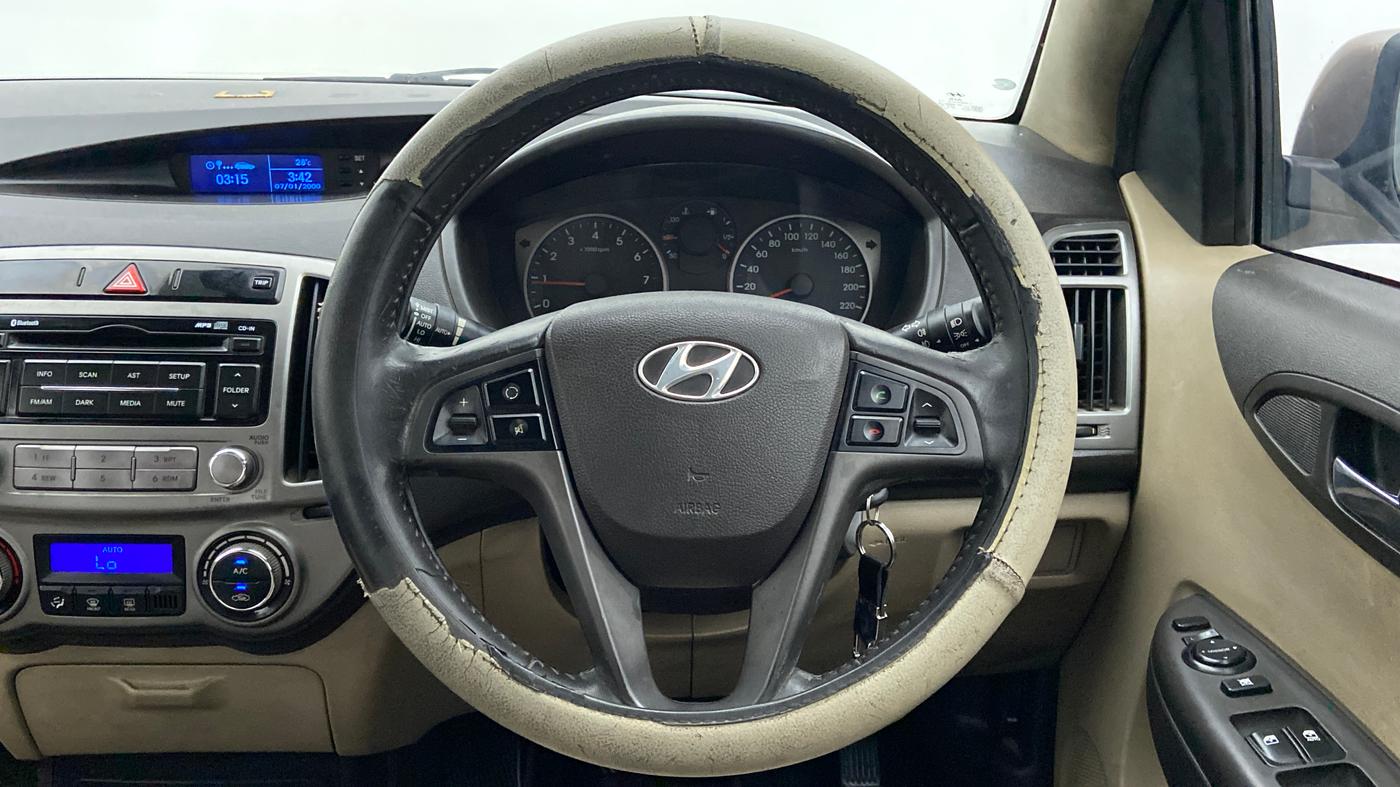 2014 Hyundai i20 SPORTZ 1.2 VTVT, Petrol, Manual, 52,015 km, Steering Wheel Close Up