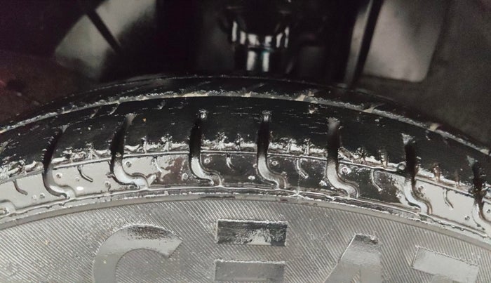 2018 Renault Kwid RXT 1.0 AMT (O), Petrol, Automatic, 53,239 km, Right Front Tyre Tread