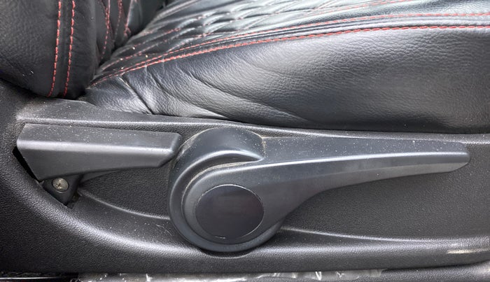 2019 Tata Tiago XZ PLUS DUAL TONE DIESEL, Diesel, Manual, 51,729 km, Driver Side Adjustment Panel