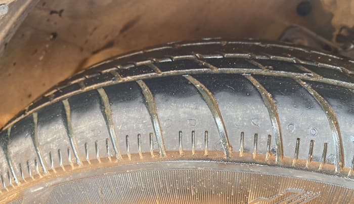 2015 Maruti Celerio ZXI AMT, Petrol, Automatic, 58,393 km, Right Front Tyre Tread