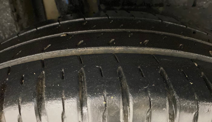 2017 Maruti Dzire ZXI Plus, Petrol, Manual, 24,786 km, Right Rear Tyre Tread