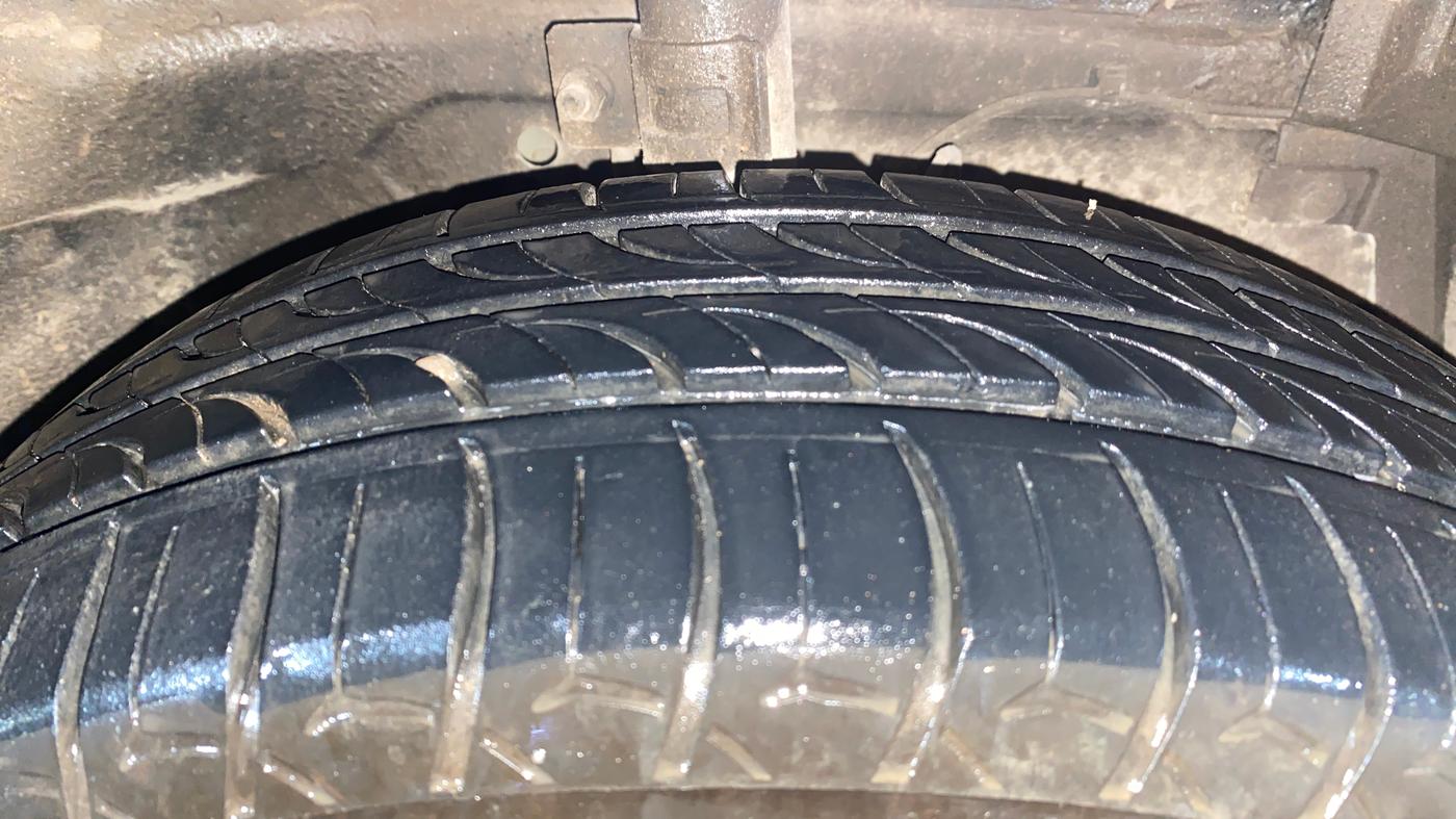 2017 Maruti Swift Dzire ZDI AMT, Diesel, Automatic, 57,076 km, Right Front Tyre Tread