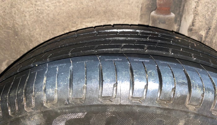 2017 Maruti Swift Dzire ZDI AMT, Diesel, Automatic, 57,076 km, Left Rear Tyre Tread