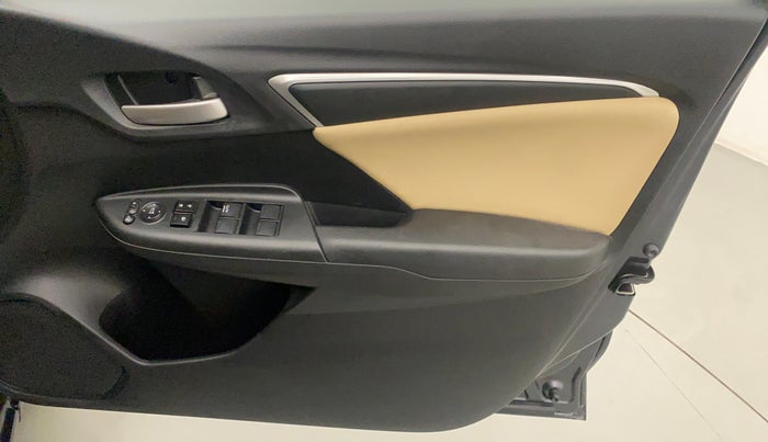 2022 Honda Jazz 1.2L I-VTEC VX CVT, Petrol, Automatic, 5,149 km, Driver Side Door Panels Control