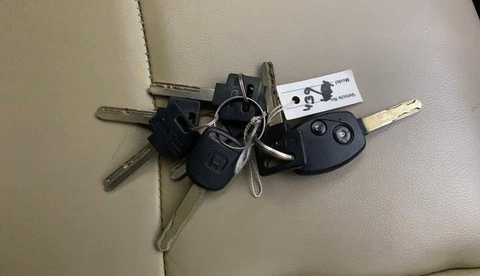 2014 Honda Amaze 1.2L I-VTEC S, Petrol, Manual, 71,609 km, Key Close Up