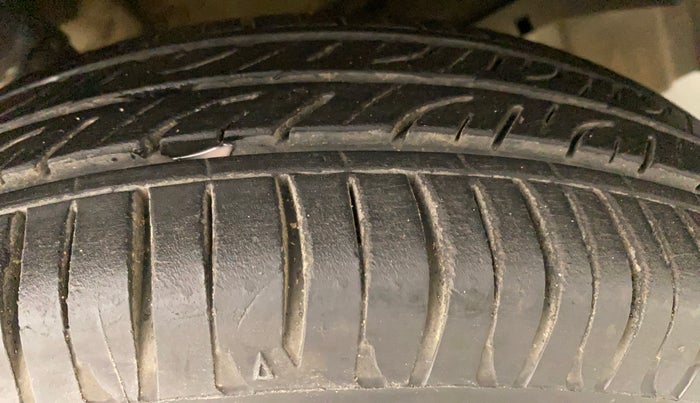2013 Maruti Wagon R 1.0 VXI, Petrol, Manual, 58,323 km, Right Front Tyre Tread