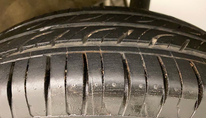 2013 Maruti Wagon R 1.0 VXI, Petrol, Manual, 58,323 km, Left Rear Tyre Tread
