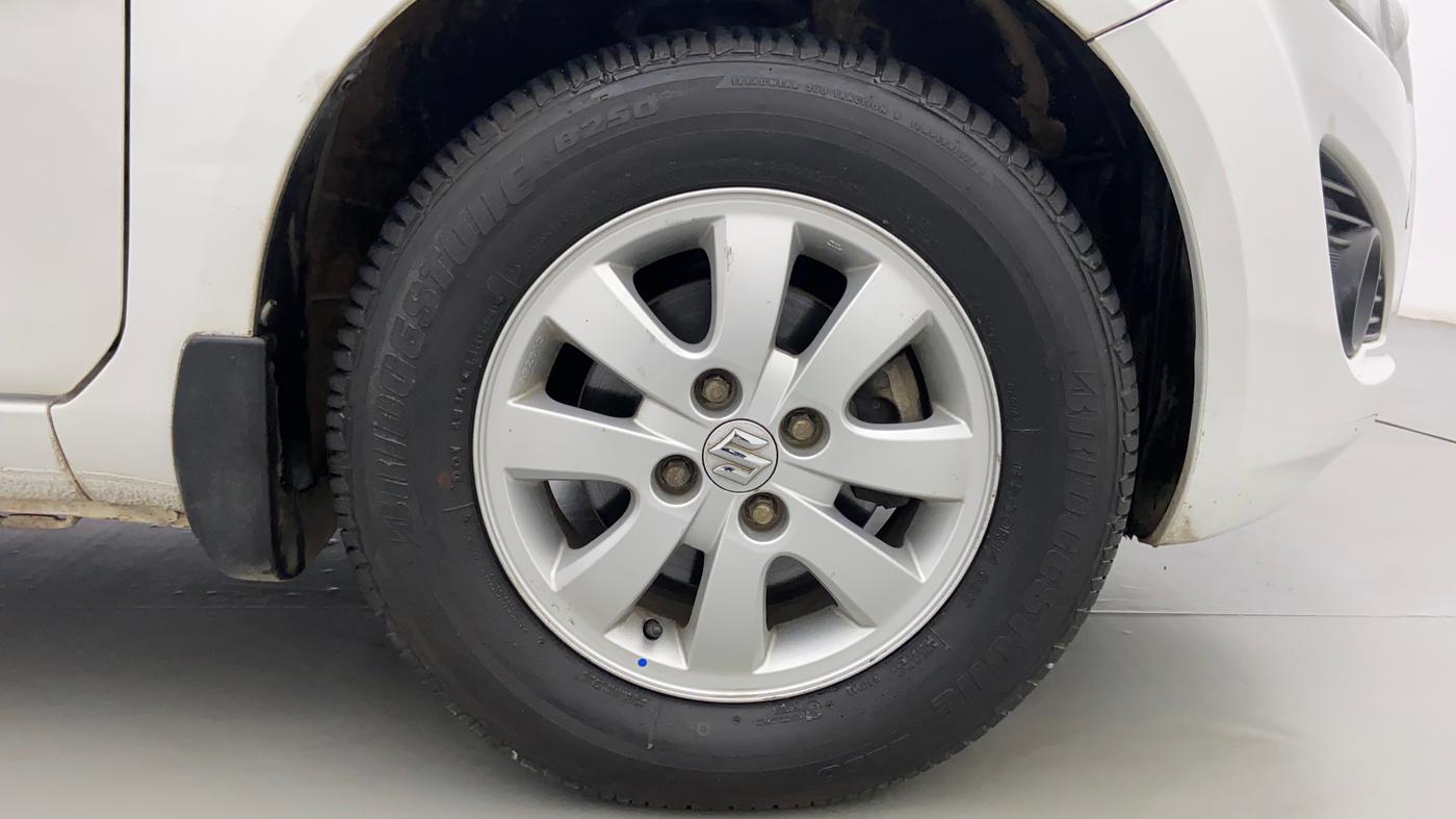 2014 Maruti Ritz ZXI, Petrol, Manual, 35,977 km, Right Front Wheel
