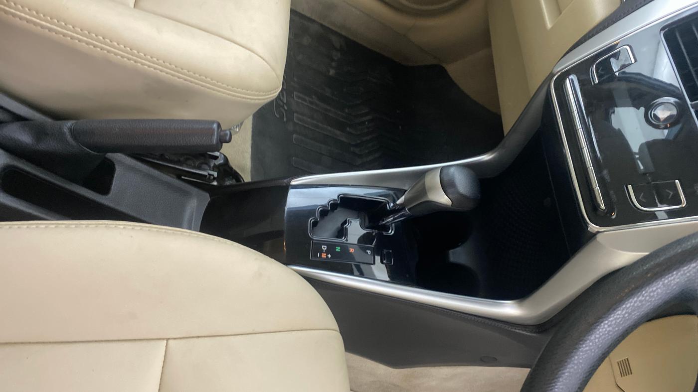 2018 Toyota YARIS G CVT, Petrol, Automatic, 44,257 km, Gear Lever