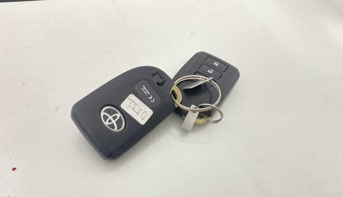 2018 Toyota YARIS G CVT, Petrol, Automatic, 43,796 km, Key Close Up