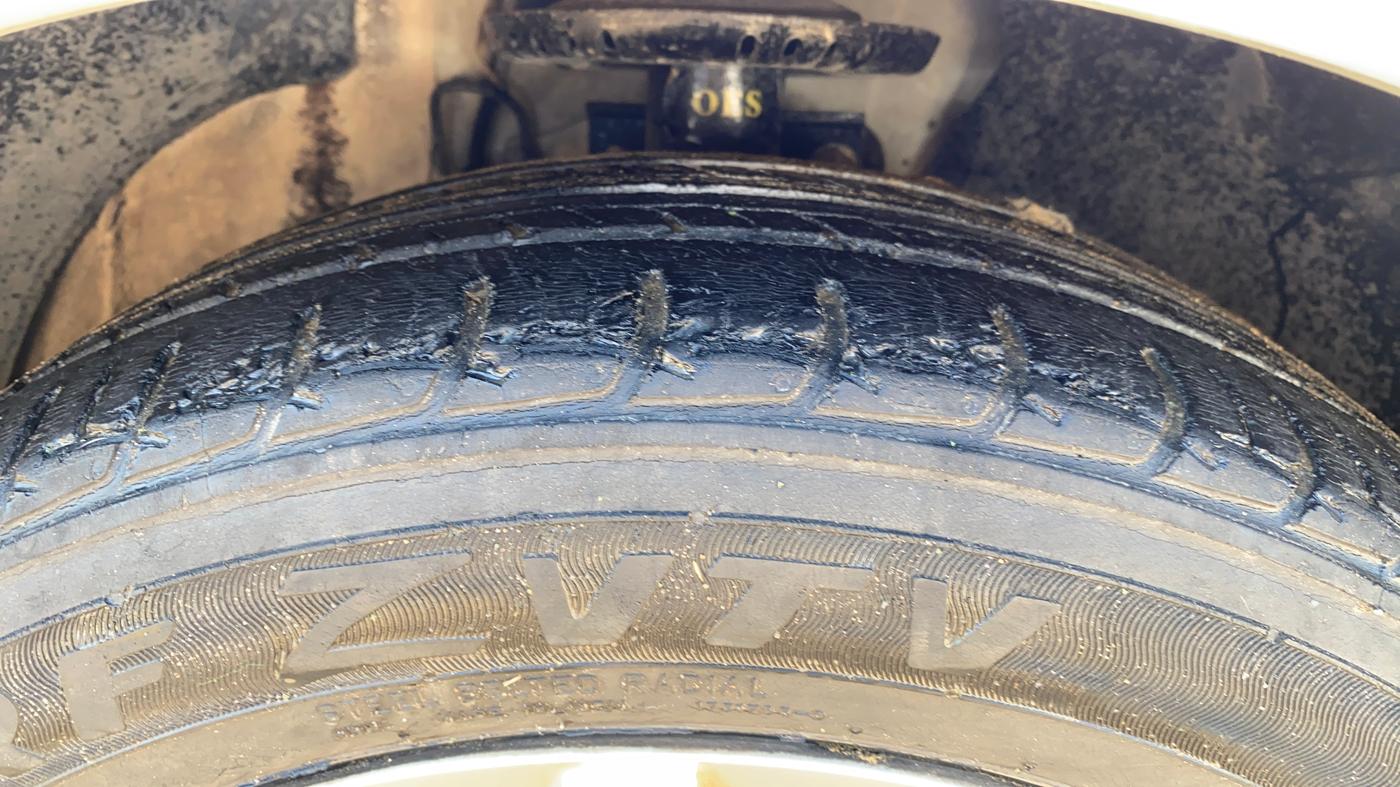 2017 Volkswagen Polo GT TSI AT, Petrol, Automatic, 1,12,302 km, Right Front Tyre Tread