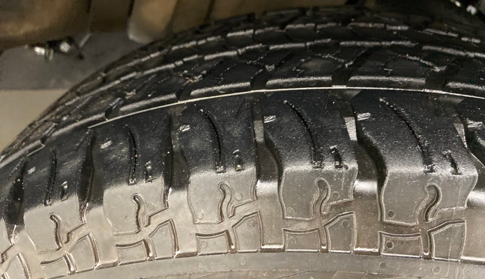 2021 Mahindra Thar LX PETROL HT 4WD AT, Petrol, Automatic, 17,820 km, Right Front Tyre Tread