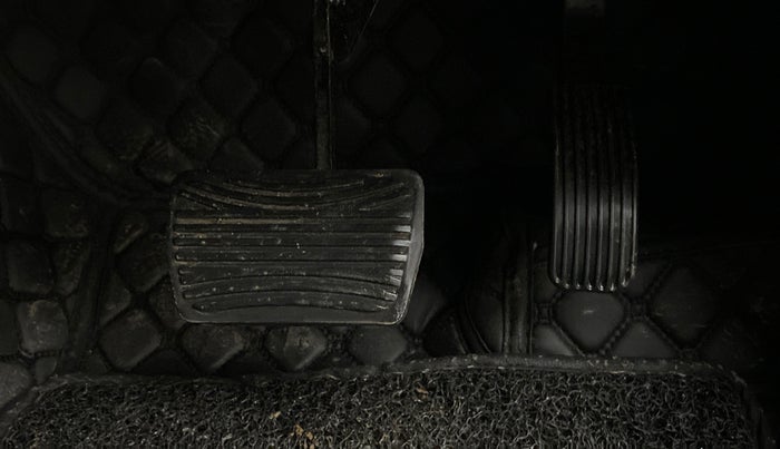 2021 Mahindra Thar LX PETROL HT 4WD AT, Petrol, Automatic, 17,820 km, Pedals