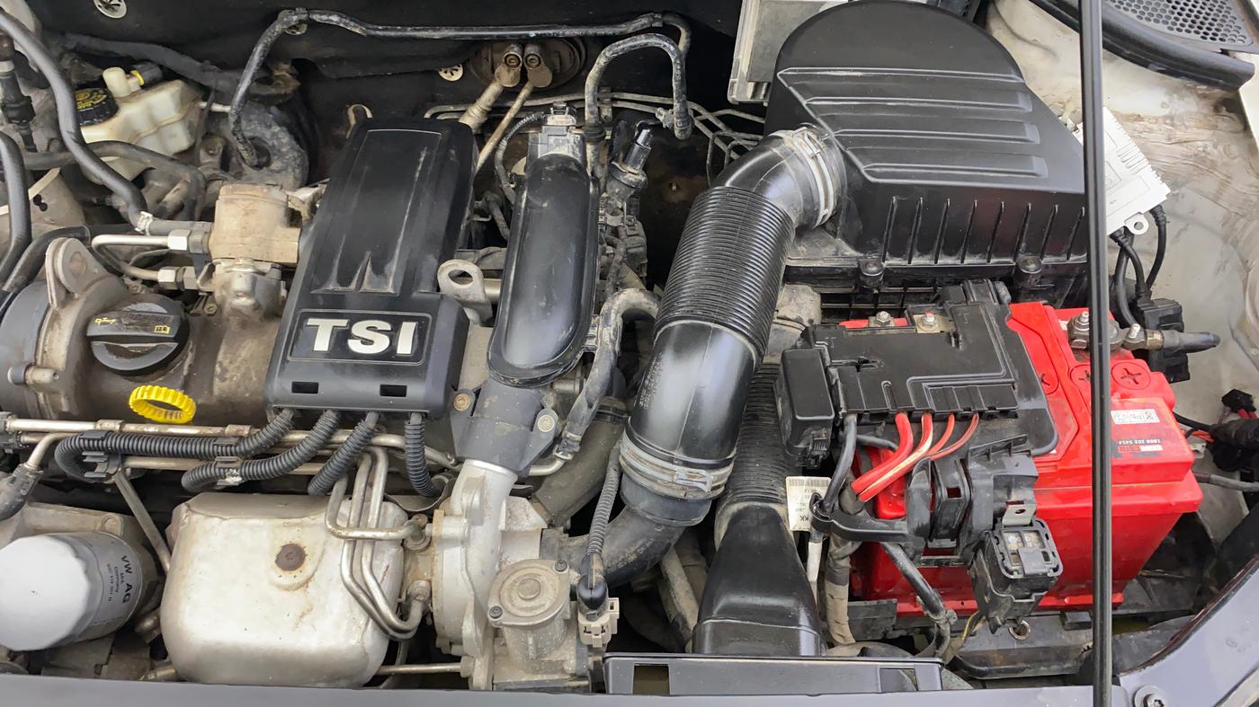 2015 Volkswagen Vento HIGHLINE PETROL AT, Petrol, Automatic, 83,539 km, Engine View - Left