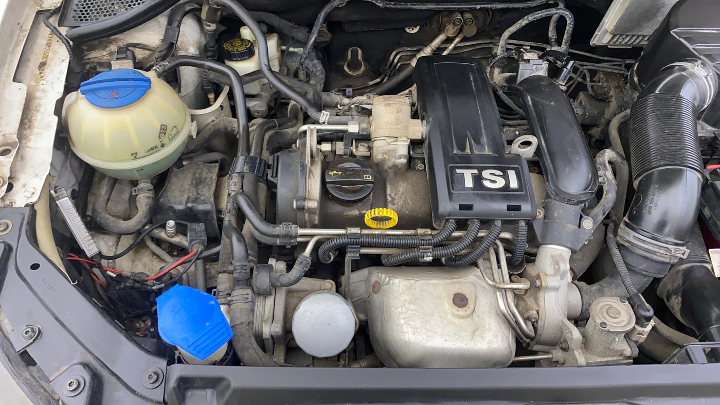 2015 Volkswagen Vento HIGHLINE PETROL AT, Petrol, Automatic, 83,539 km, Engine View - Right