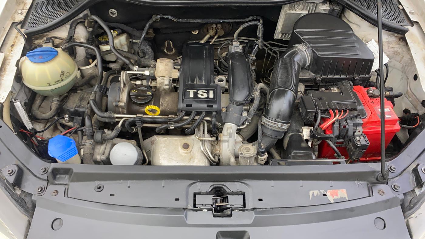 2015 Volkswagen Vento HIGHLINE PETROL AT, Petrol, Automatic, 83,539 km, Engine View
