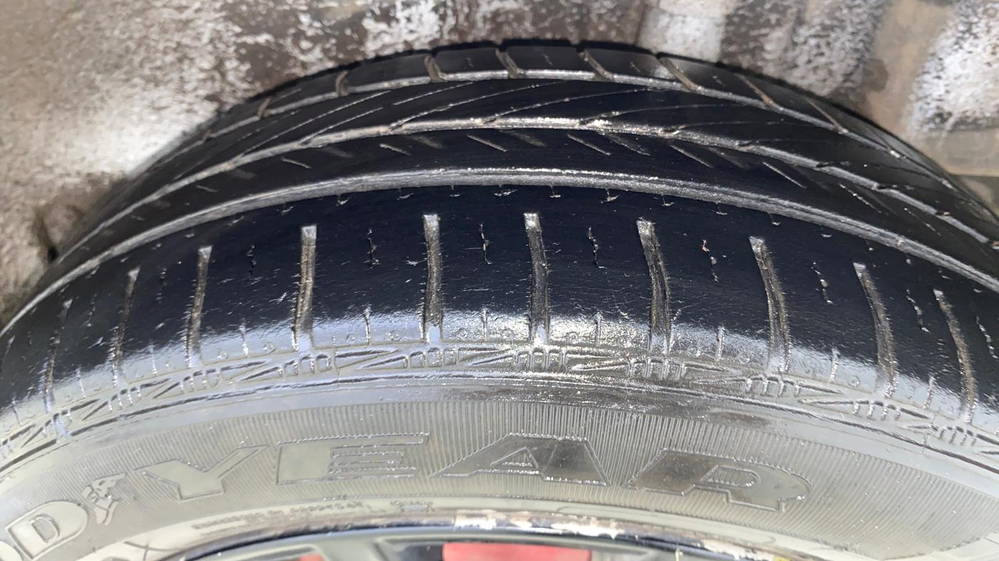 2015 Volkswagen Vento HIGHLINE PETROL AT, Petrol, Automatic, 83,539 km, Left Rear Tyre Tread