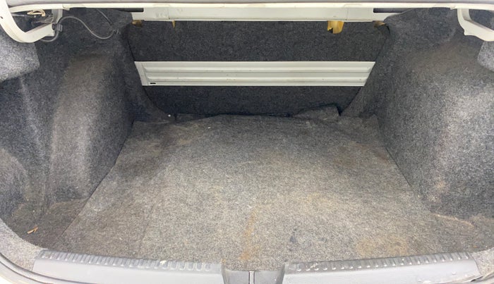 2015 Volkswagen Vento HIGHLINE PETROL AT, Petrol, Automatic, 83,411 km, Boot Inside