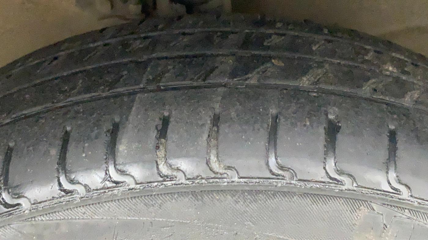2017 Maruti Wagon R 1.0 VXI+ AMT, Petrol, Automatic, 41,010 km, Right Front Tyre Tread