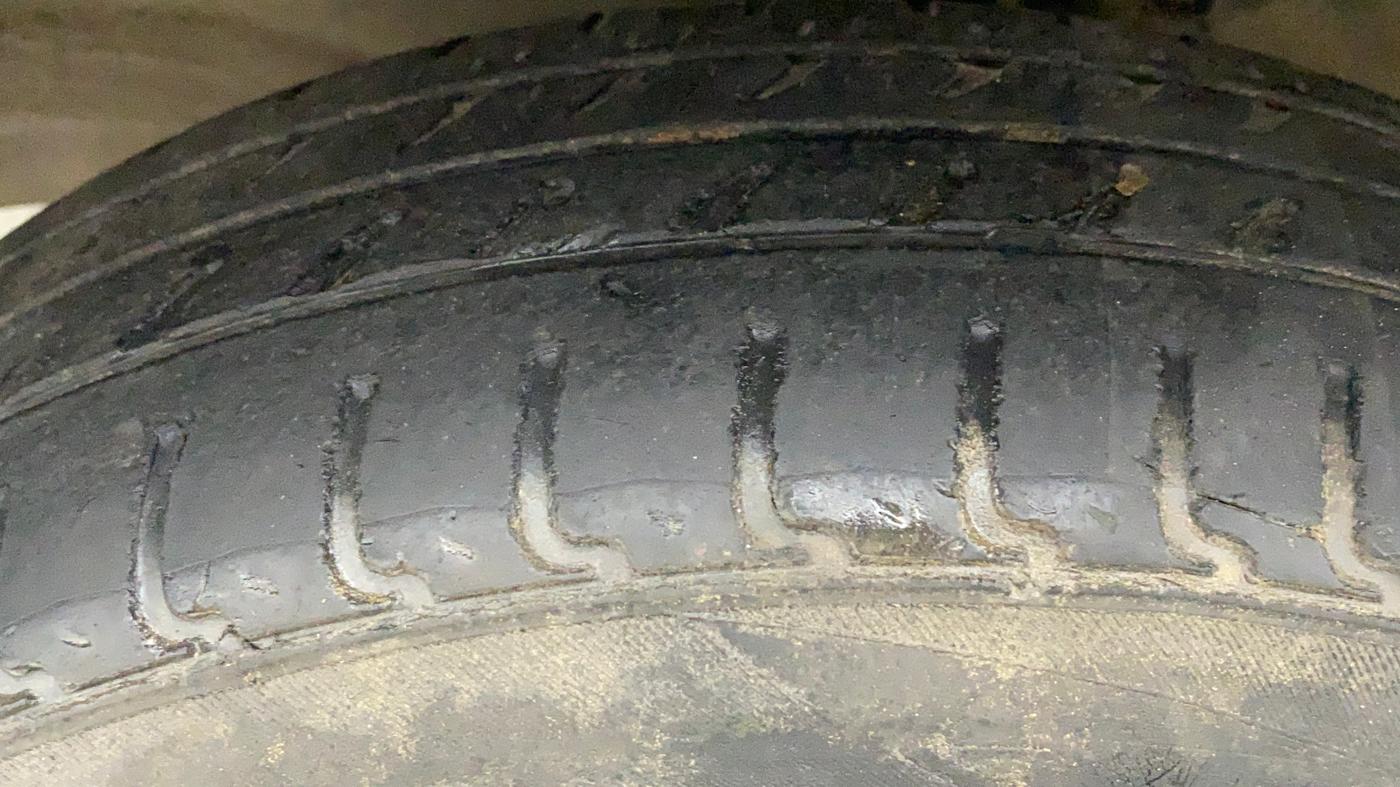 2017 Maruti Wagon R 1.0 VXI+ AMT, Petrol, Automatic, 41,010 km, Left Front Tyre Tread