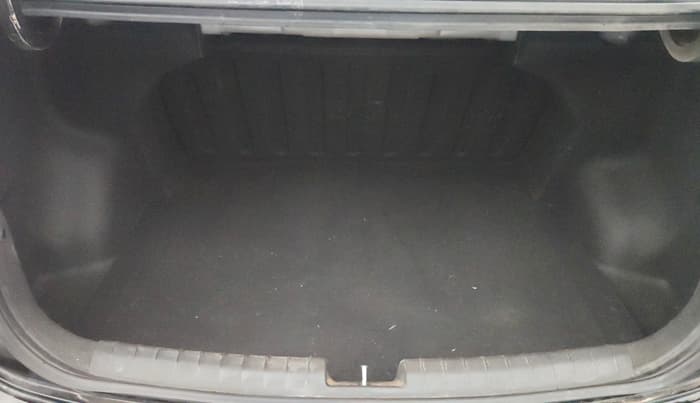 2014 Hyundai Xcent S (O) 1.2, Petrol, Manual, 65,402 km, Boot Inside
