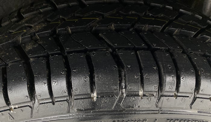 2015 Maruti Celerio VXI AMT, Petrol, Automatic, 92,649 km, Left Rear Tyre Tread