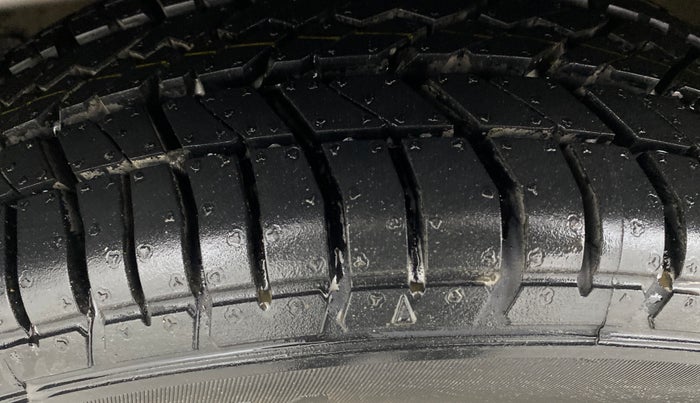 2015 Maruti Celerio VXI AMT, Petrol, Automatic, 92,649 km, Left Front Tyre Tread