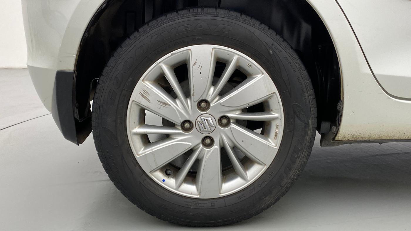 2014 Maruti Swift ZXI D, Petrol, Manual, 82,122 km, Right Rear Wheel