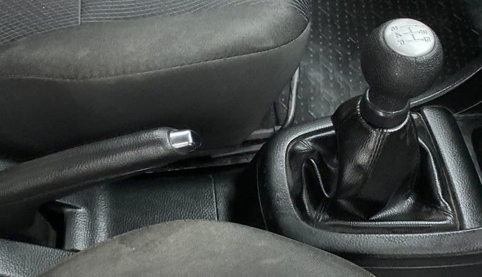 2014 Maruti Swift ZXI D, Petrol, Manual, 82,122 km, Gear Lever