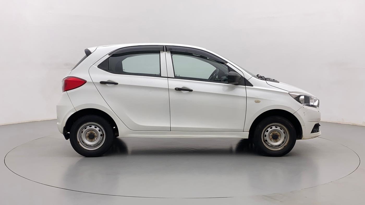 2017 Tata Tiago XE PETROL, Petrol, Manual, 38,063 km, Right Side View
