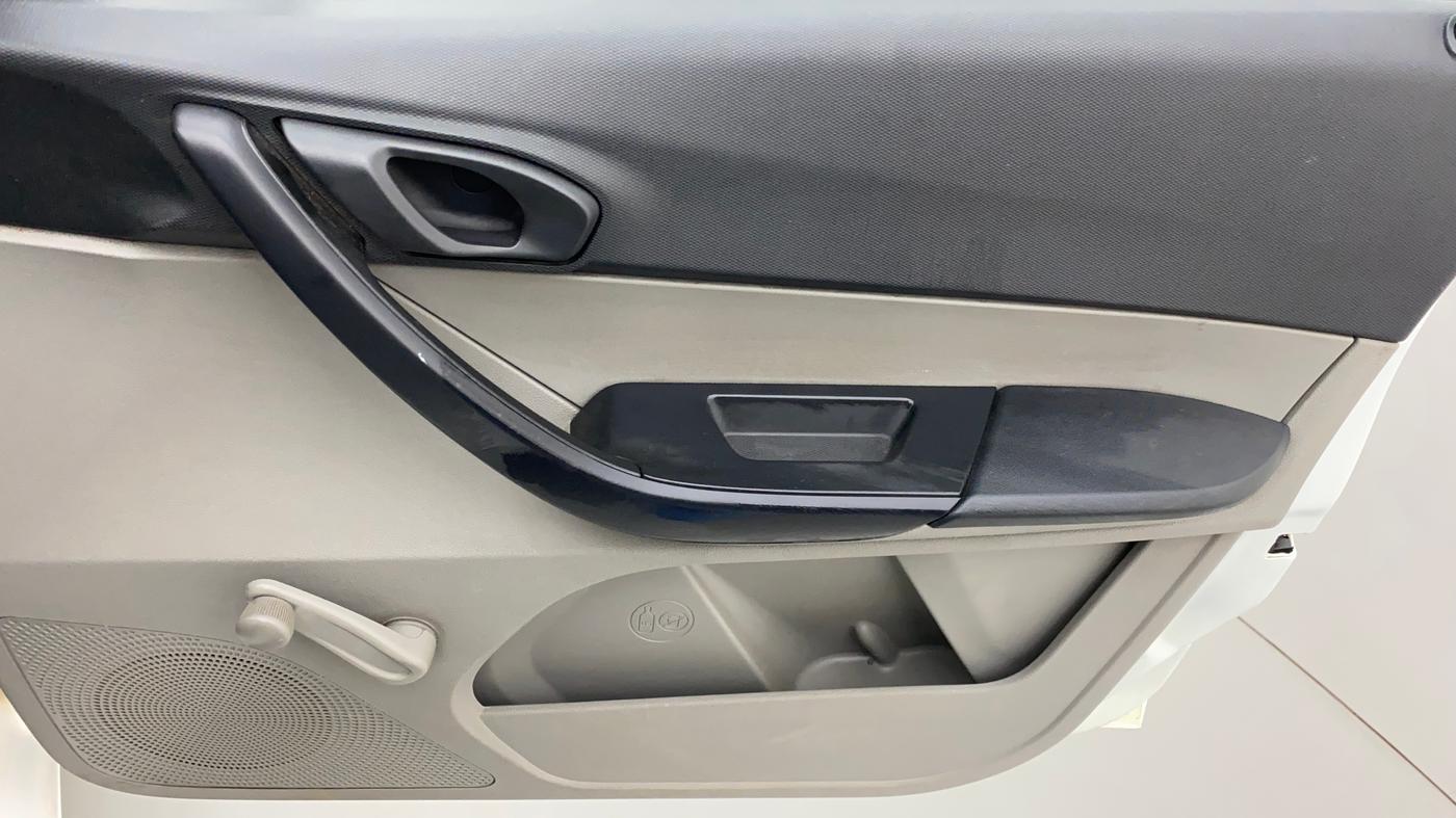 2017 Tata Tiago XE PETROL, Petrol, Manual, 38,063 km, Driver Side Door Panels Control