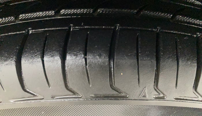2014 Hyundai Grand i10 SPORTZ 1.2 KAPPA VTVT, Petrol, Manual, 76,435 km, Left Front Tyre Tread