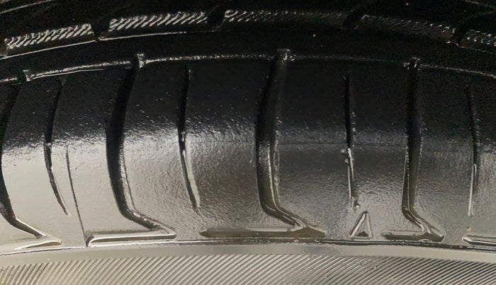 2014 Hyundai Grand i10 SPORTZ 1.2 KAPPA VTVT, Petrol, Manual, 76,435 km, Right Front Tyre Tread